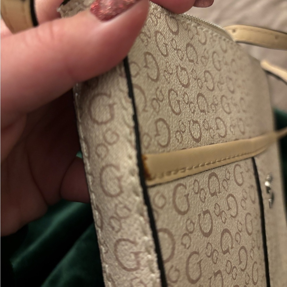 GUESS Logo Patterned Cream Crossbody Bag - Picture 10 of 14